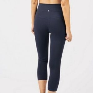 Zyia Hi-Rise Pocket Capri Leggings